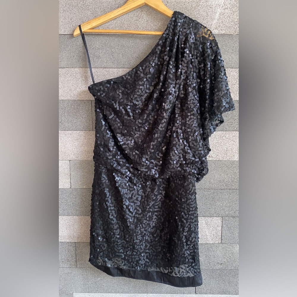 Jessica Simpson size 6 black sequin one shoulder dress